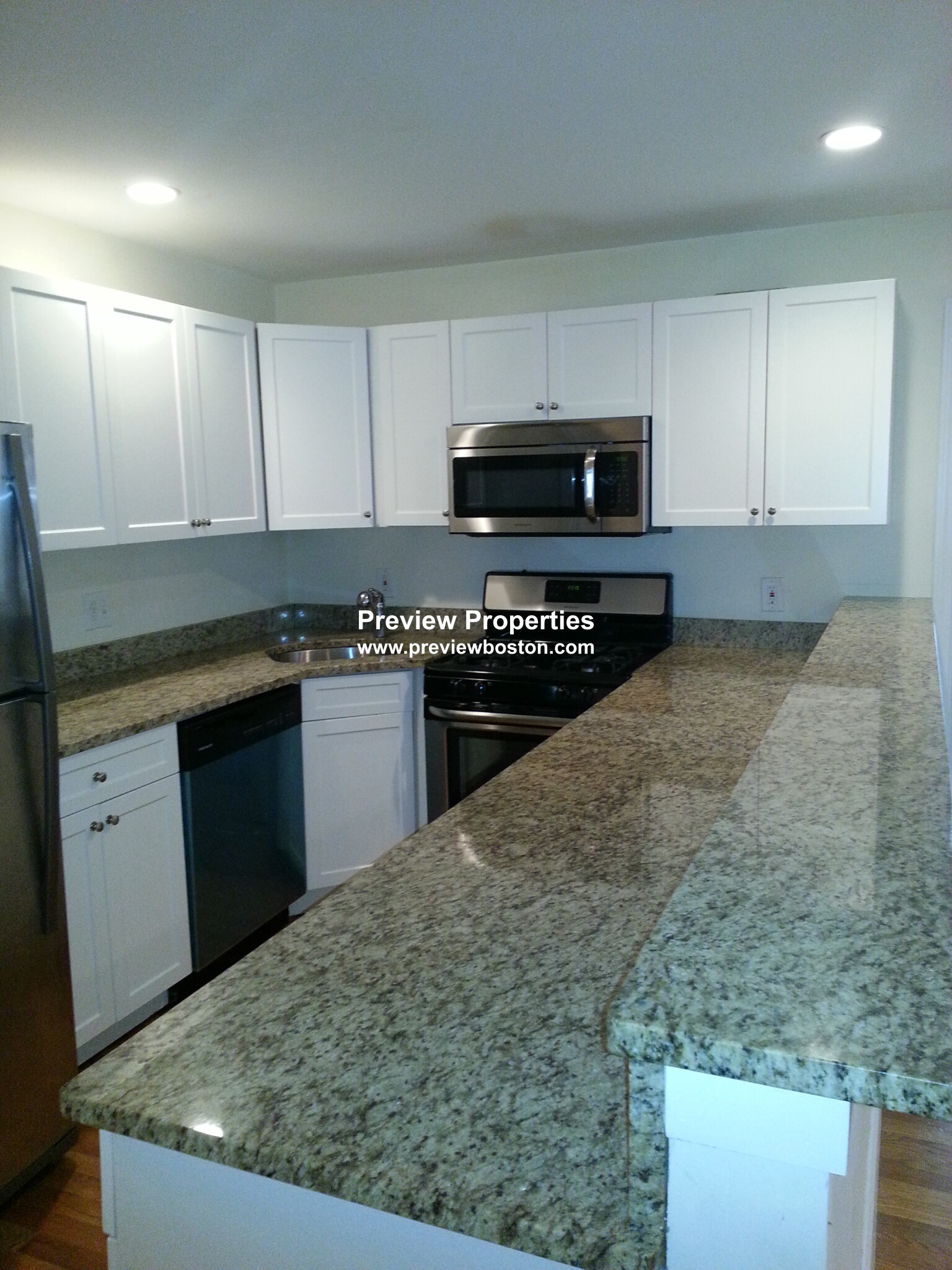 324 Saint Paul St, Longwood