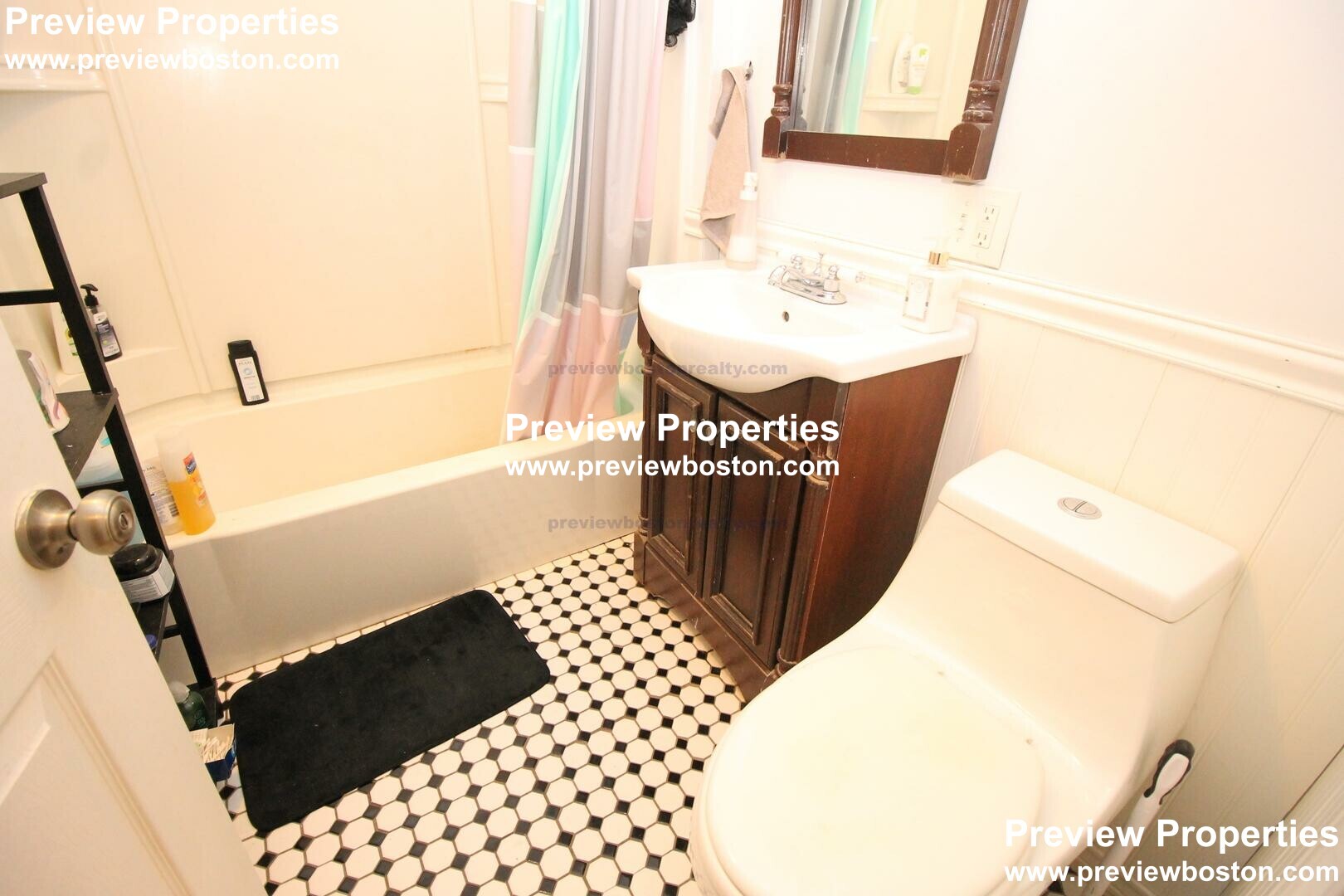 324 Saint Paul St, Longwood