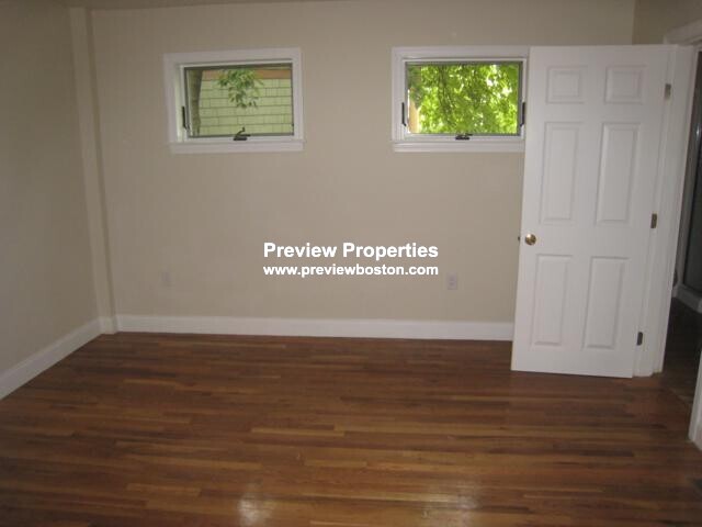 57 Day St, Jamaica Plain