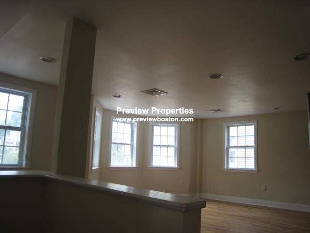 57 Day St, Jamaica Plain