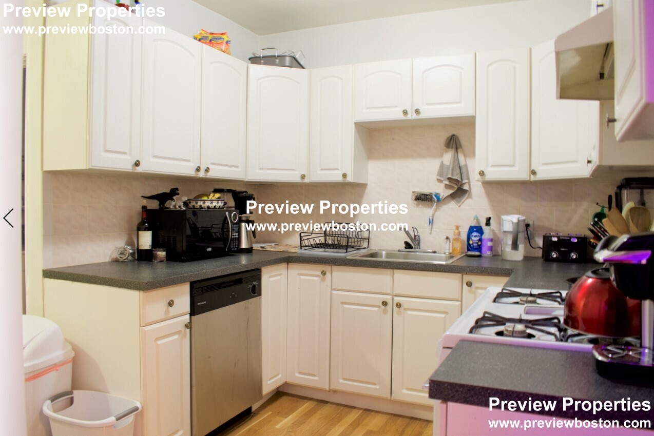 62 Egmont St, Coolidge Corner