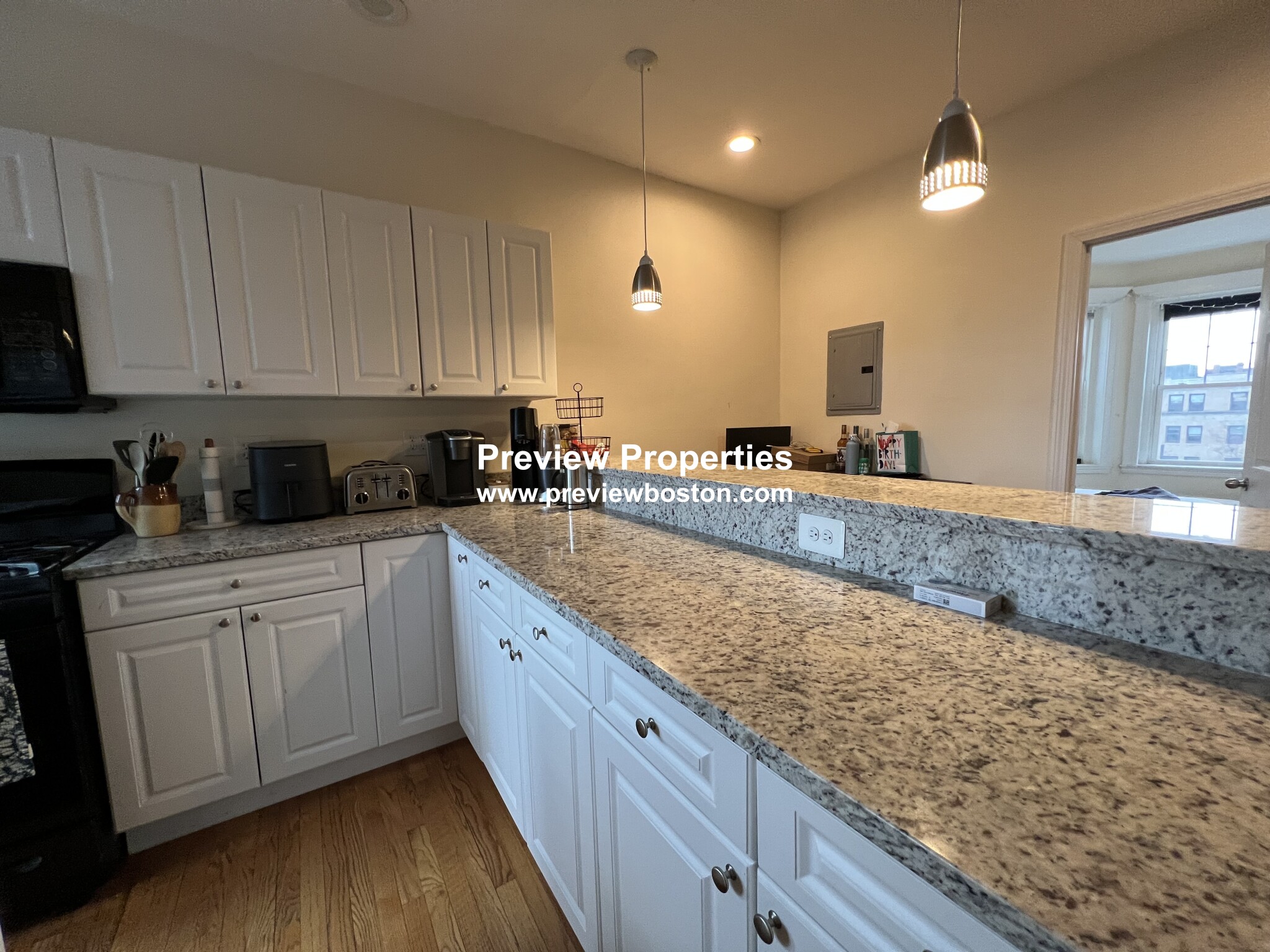 1872 Commonwealth Ave, Washington Square