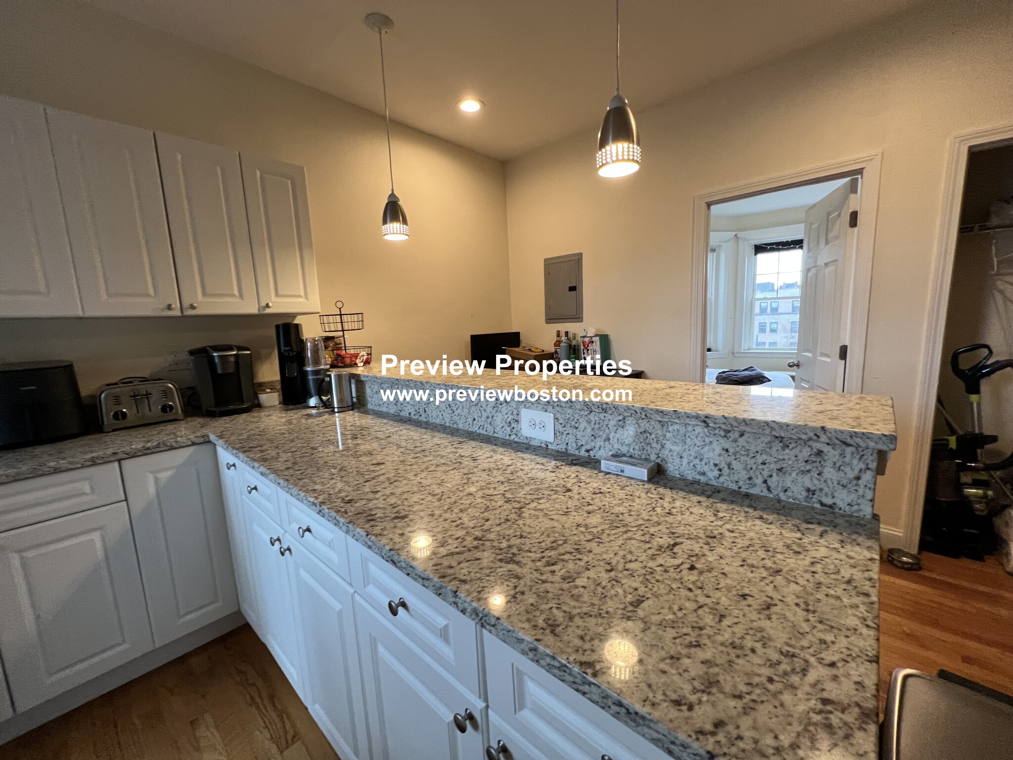 1872 Commonwealth Ave, Washington Square