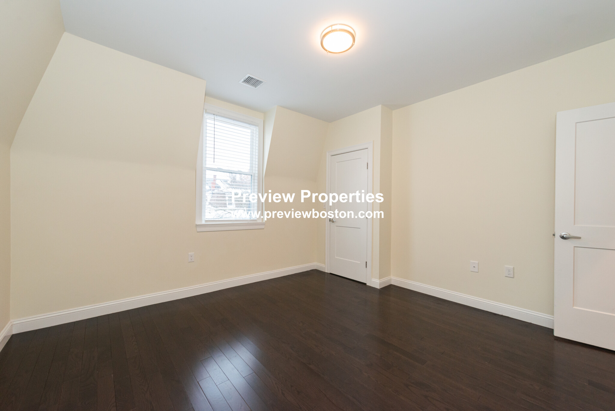 11 Marion St, Medford