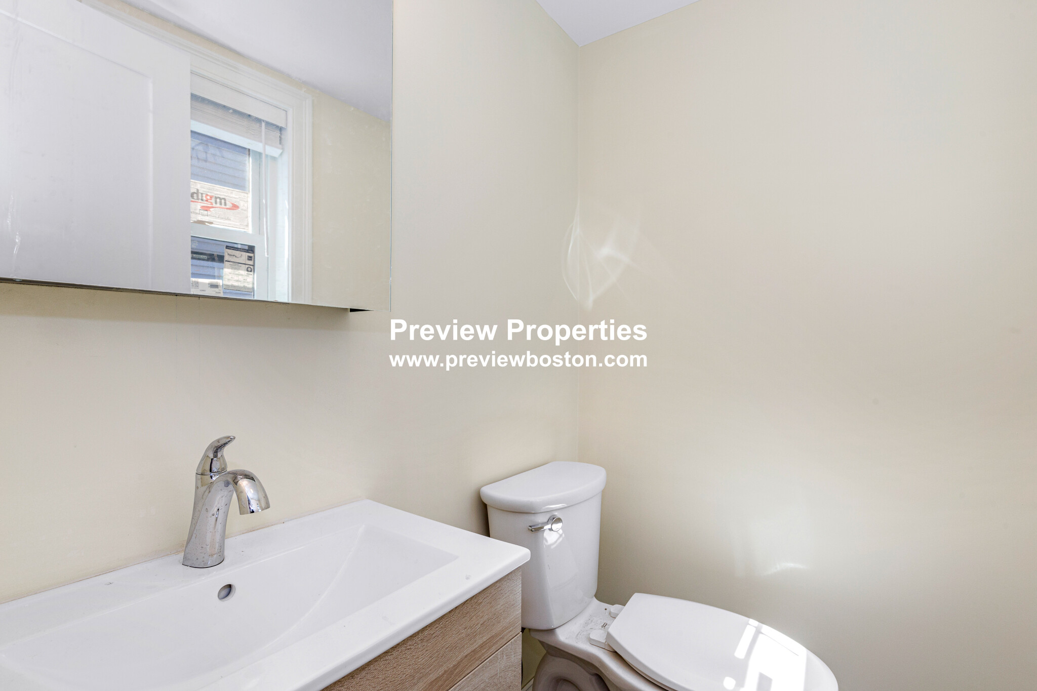 72 Stanley Ave, Medford