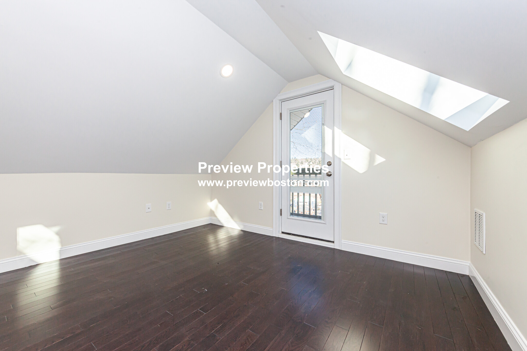 48 Caldwell Rd, Waltham