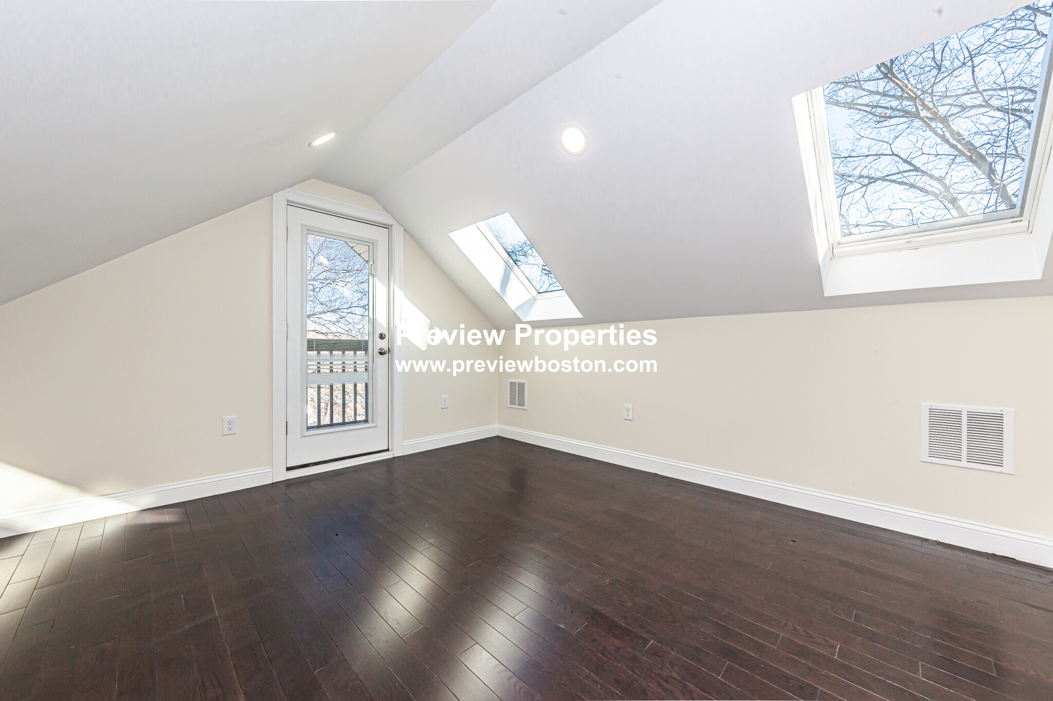 48 Caldwell Rd, Waltham