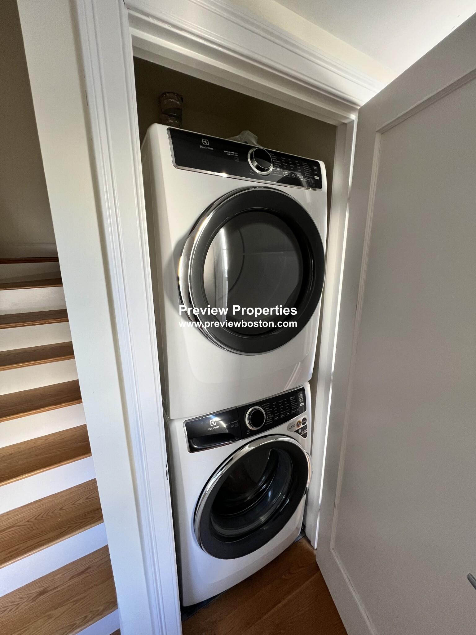 216 Arlington St, Medford