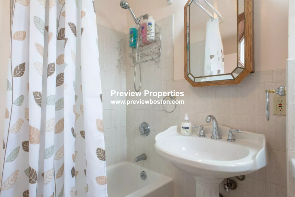 28 Orleans St, East Boston