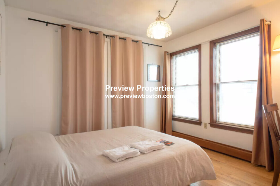 28 Orleans St, East Boston