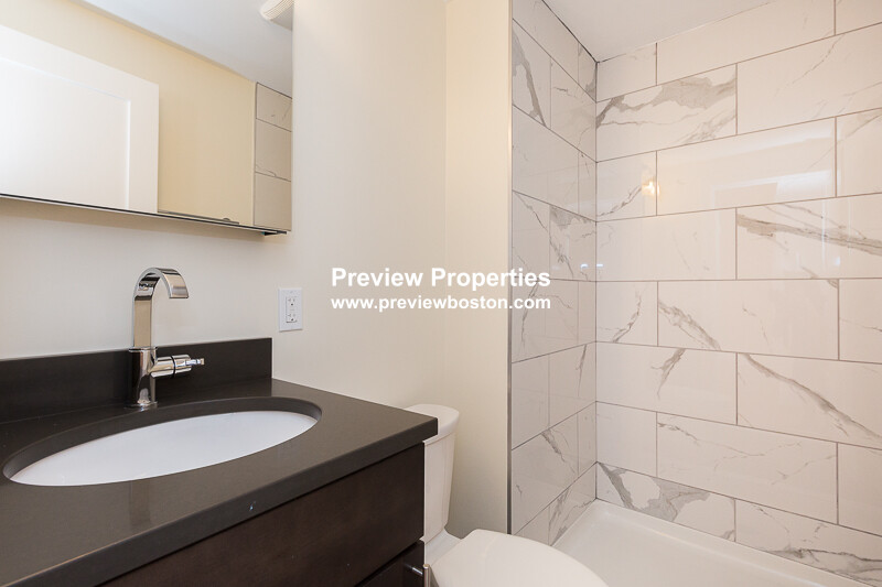 11 Rock Valley Ave, Everett