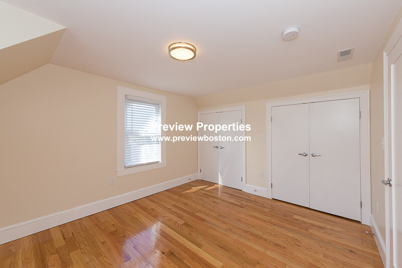 11 Rock Valley Ave, Everett