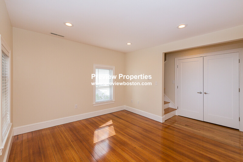 11 Rock Valley Ave, Everett