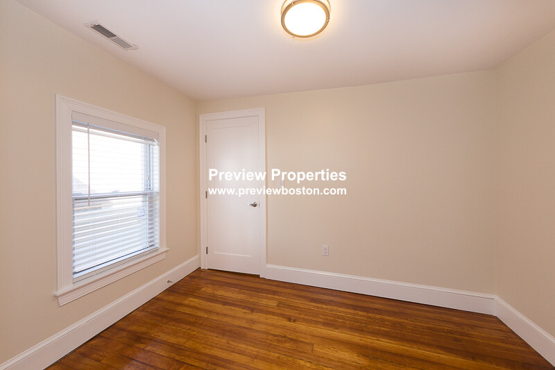 11 Rock Valley Ave, Everett