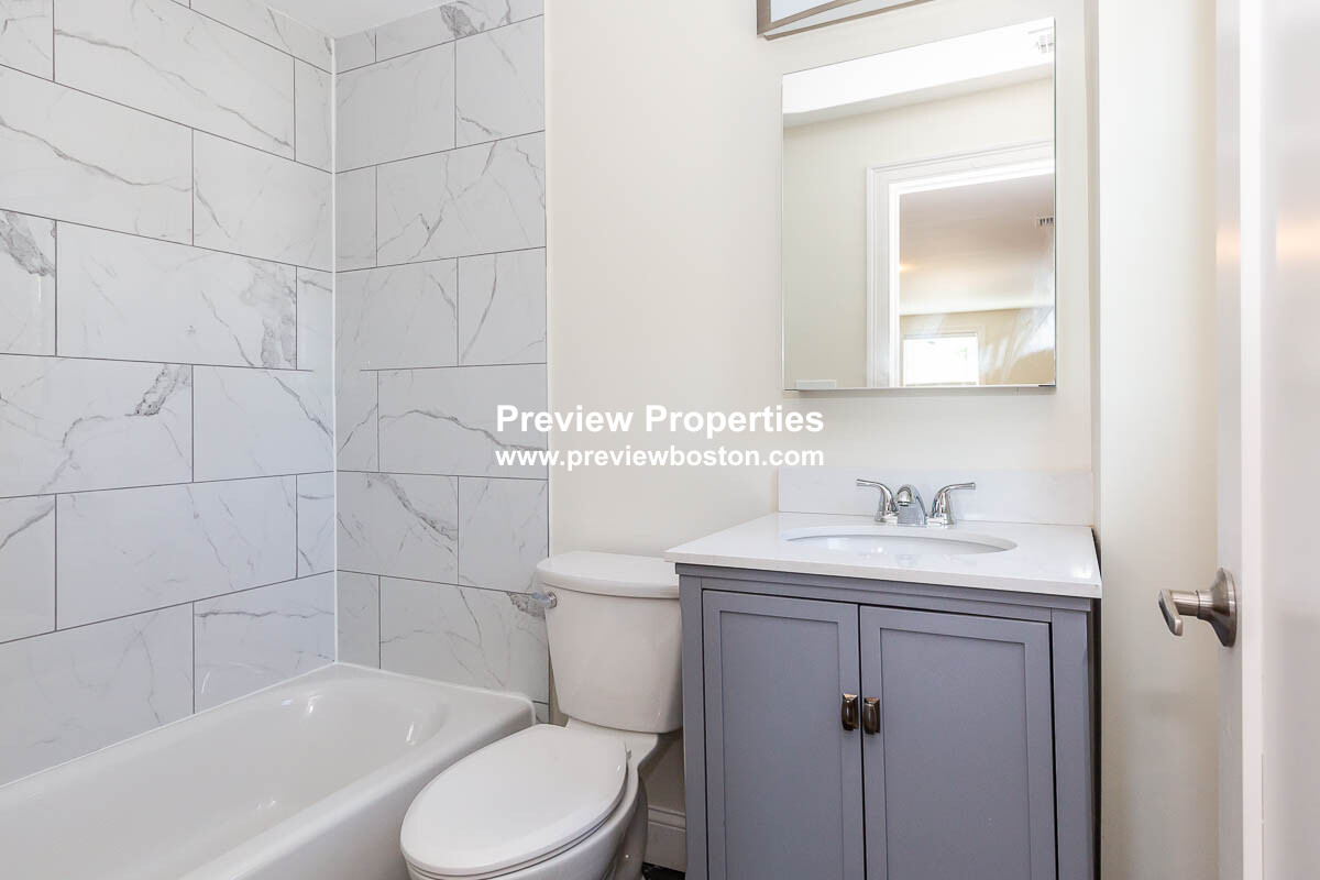 77 Rock Glen Rd, Medford