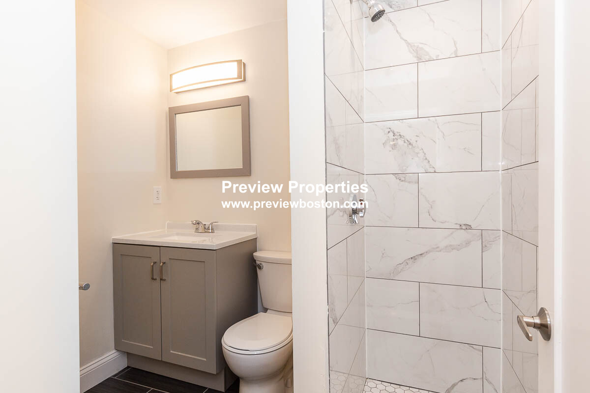 77 Rock Glen Rd, Medford