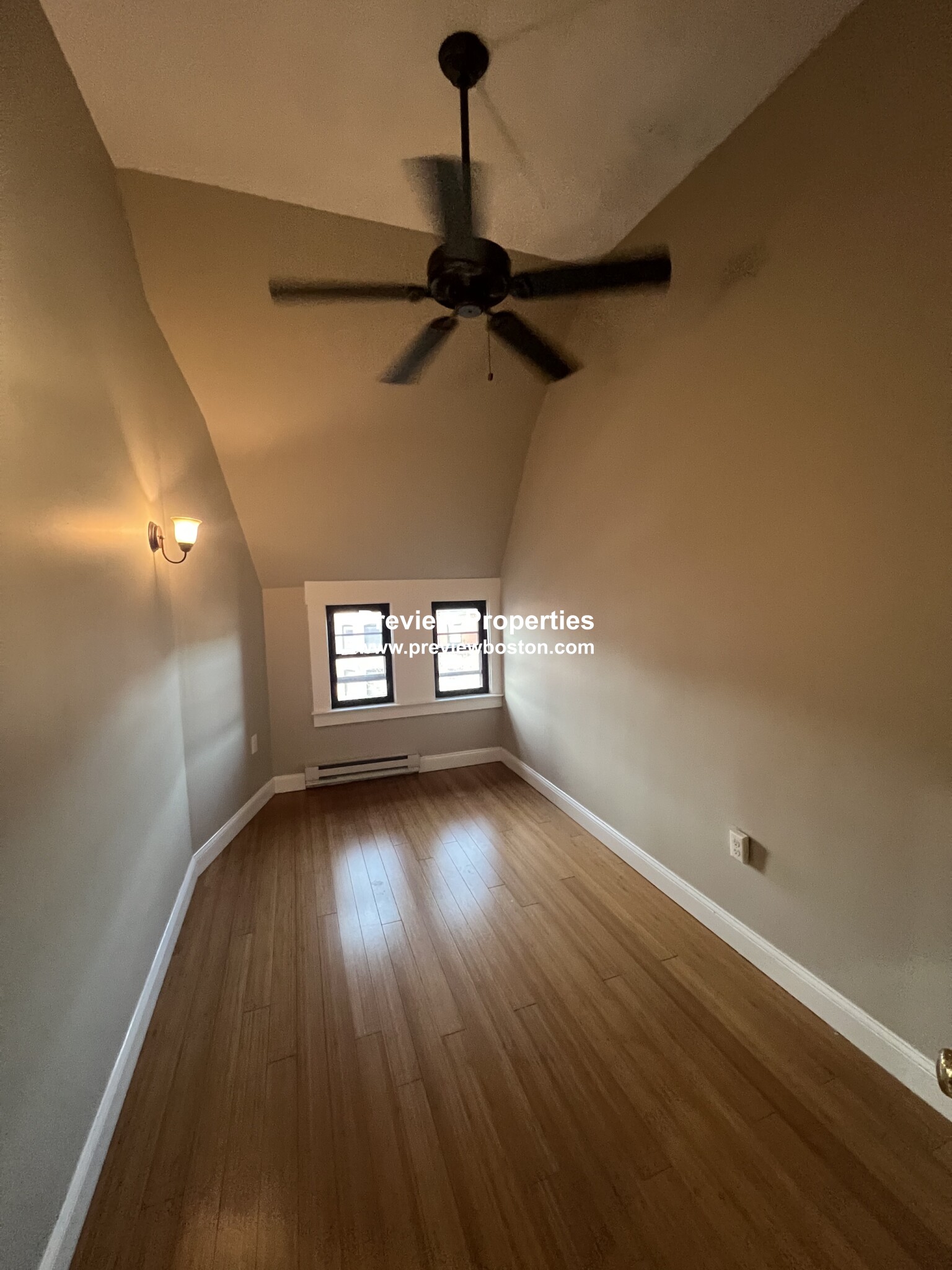 252 Newbury St, Back Bay