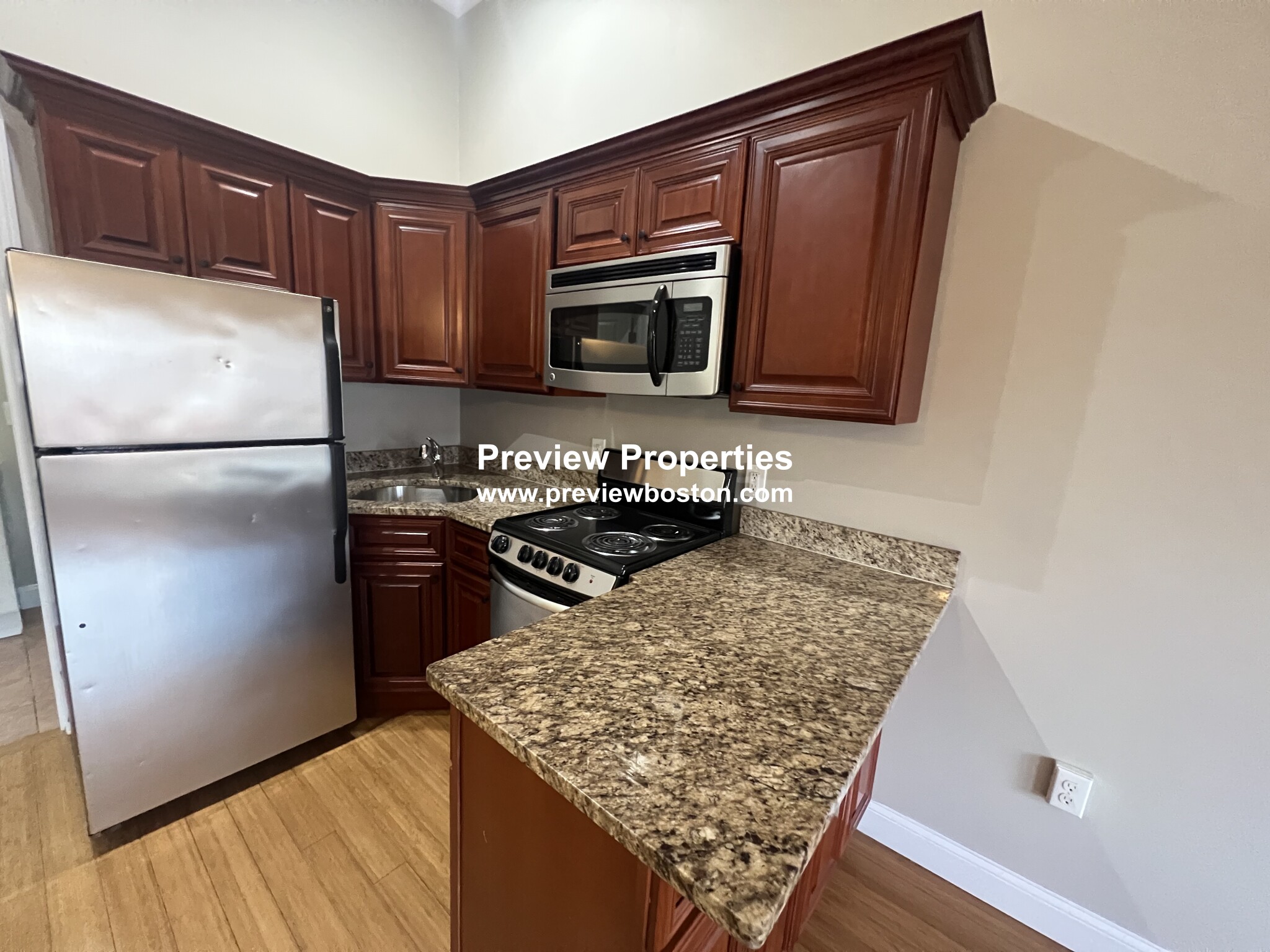 252 Newbury St, Back Bay