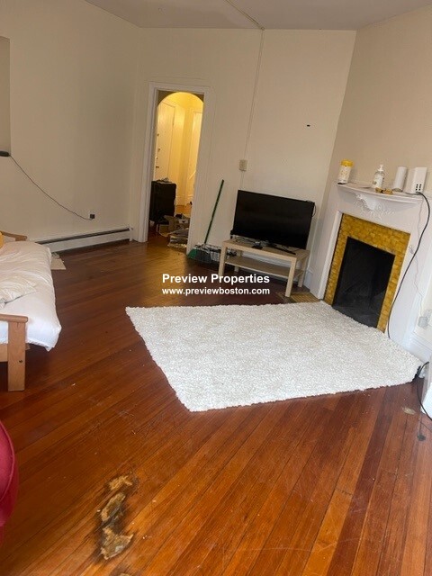 186 Naples Rd, Chestnut Hill