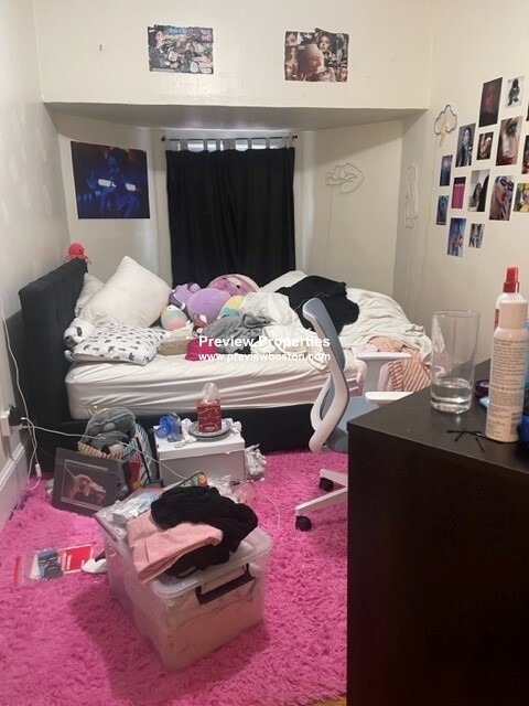 186 Naples Rd, Chestnut Hill