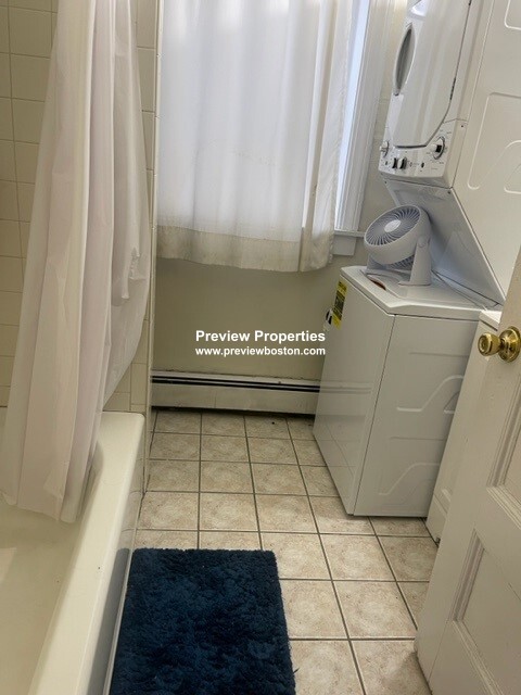 186 Naples Rd, Chestnut Hill