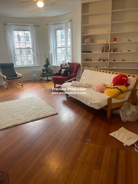 186 Naples Rd, Chestnut Hill