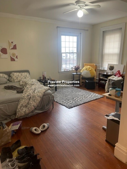 186 Naples Rd, Chestnut Hill