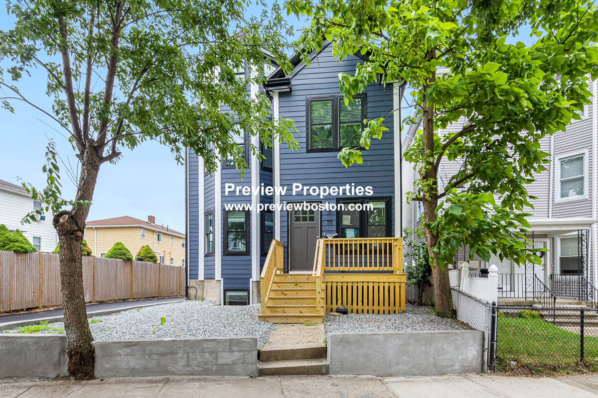 77 Winchester St, Medford