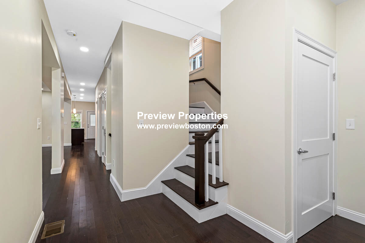 77 Winchester St, Medford