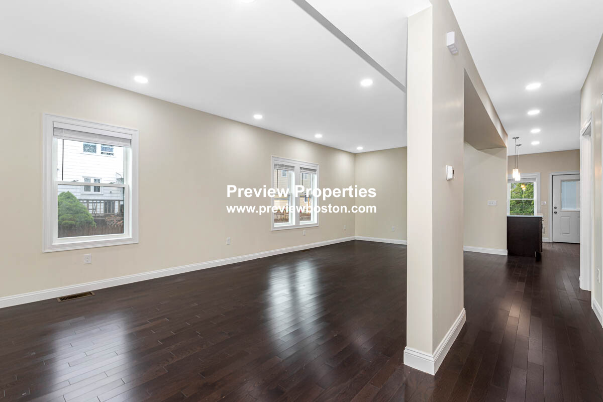 77 Winchester St, Medford