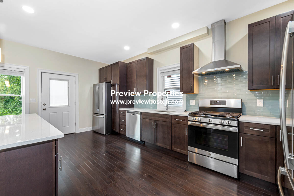 77 Winchester St, Medford