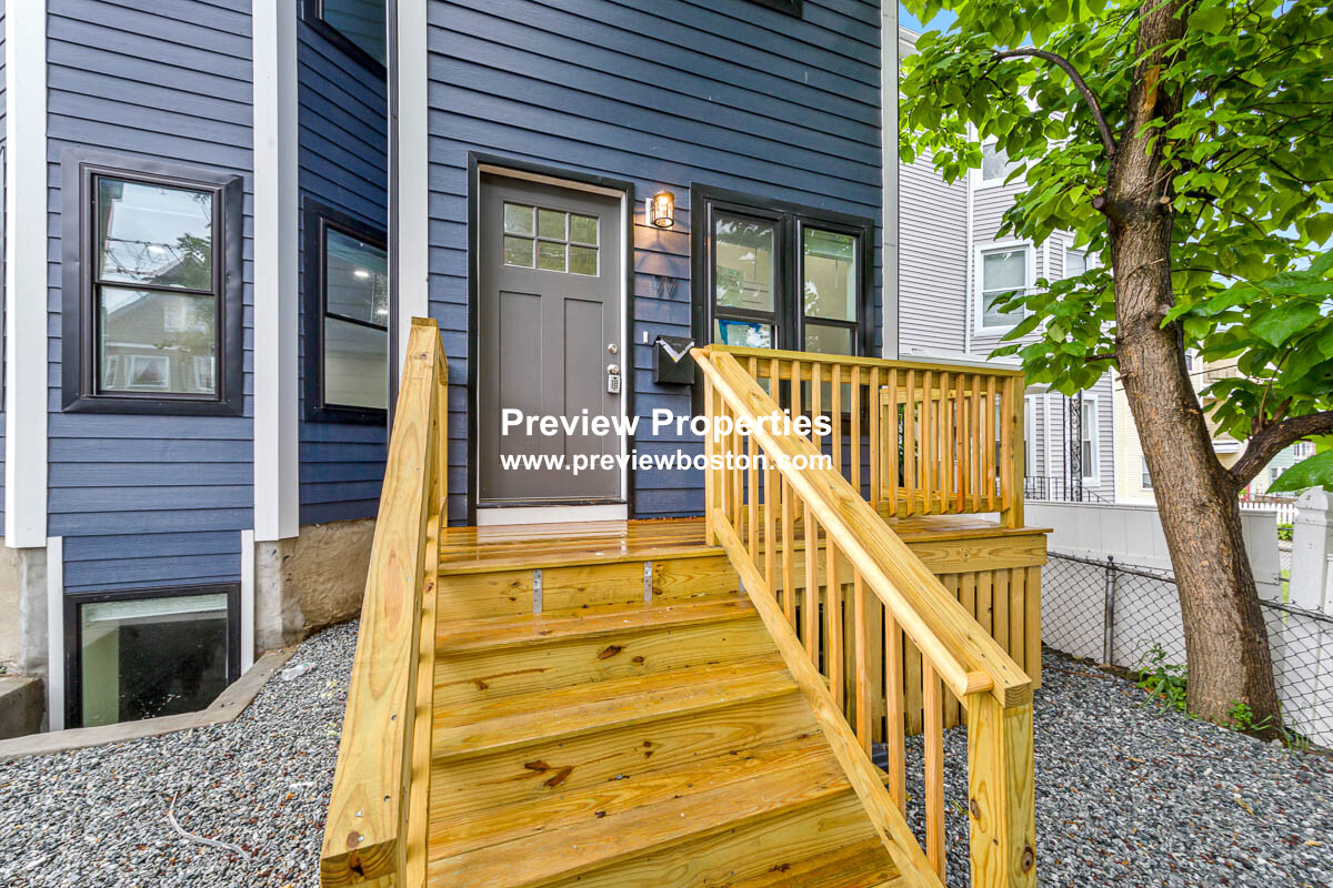 77 Winchester St, Medford