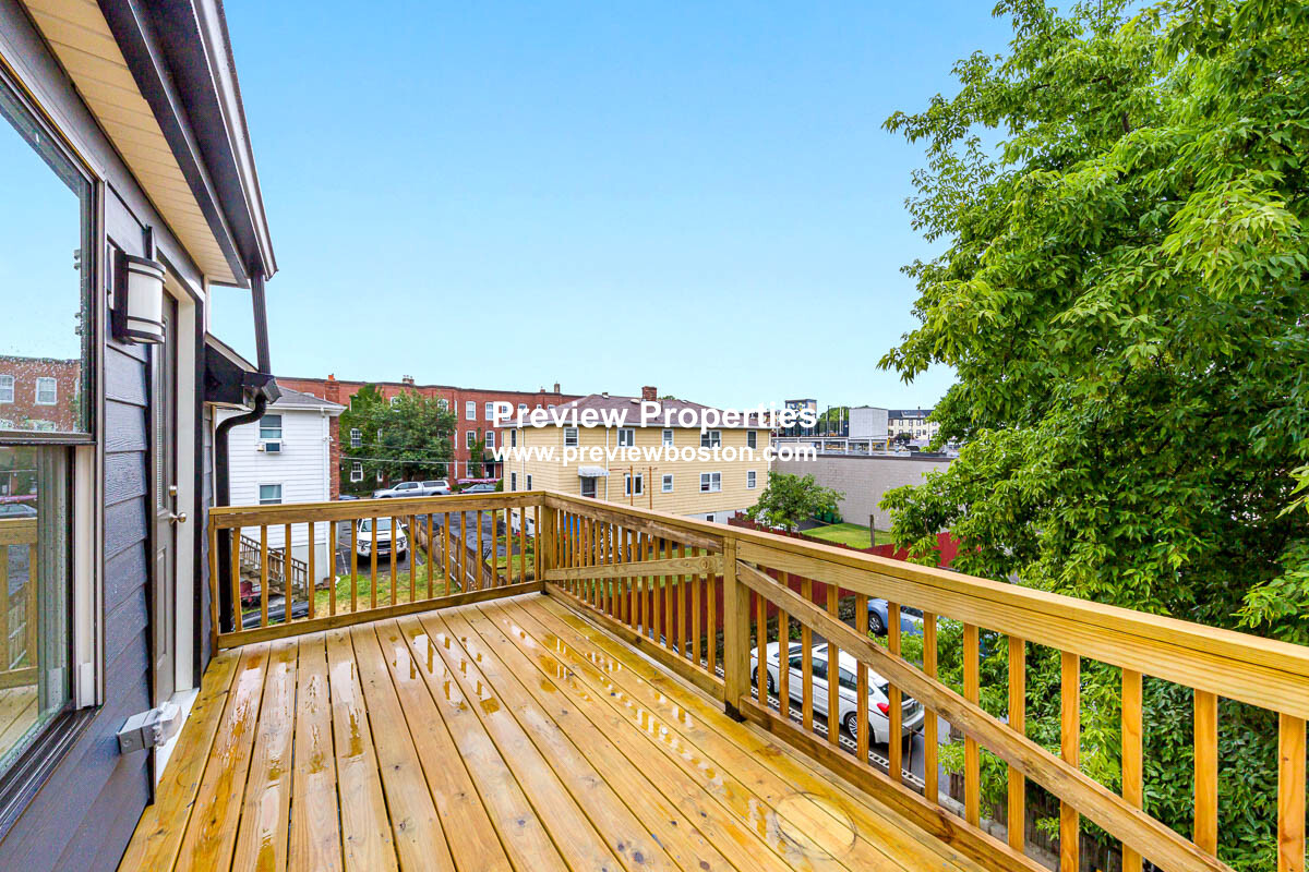 77 Winchester St, Medford