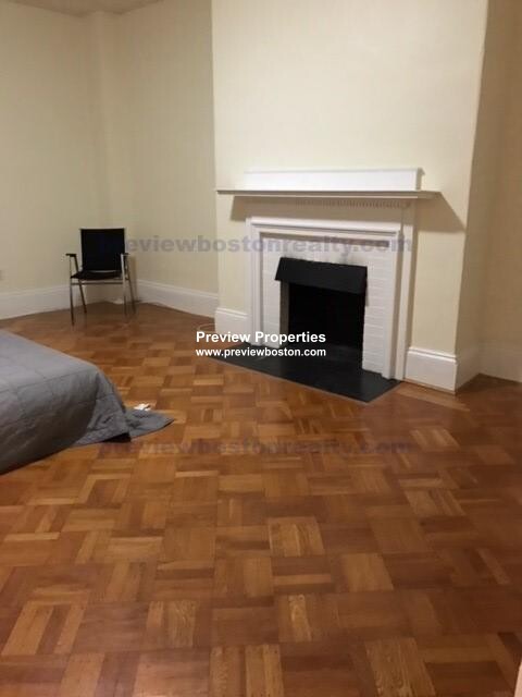 1714 Beacon St, Brookline Hills