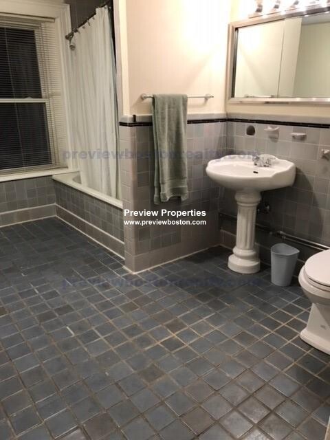 1714 Beacon St, Brookline Hills