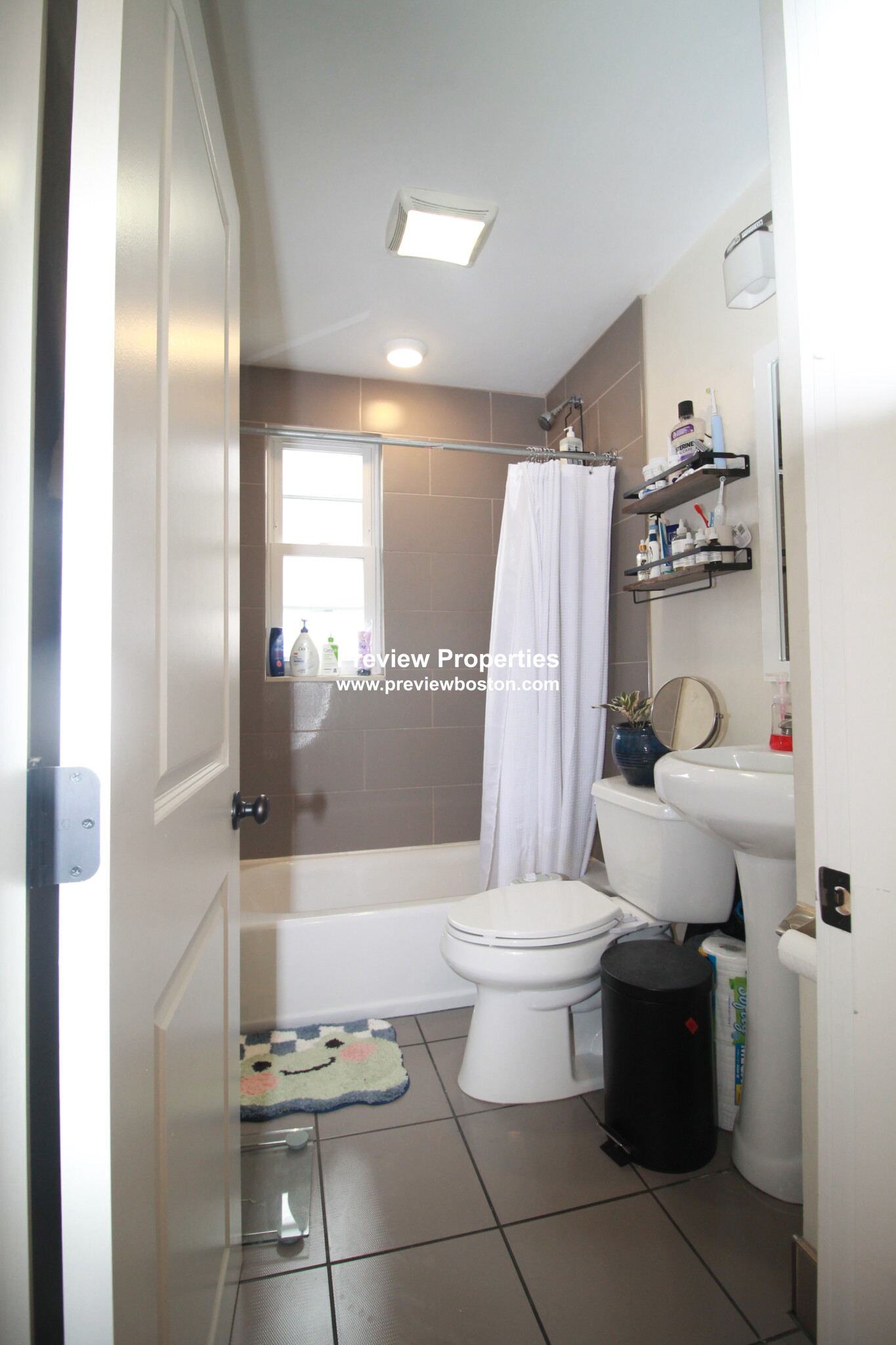 21 Weitz St, Allston