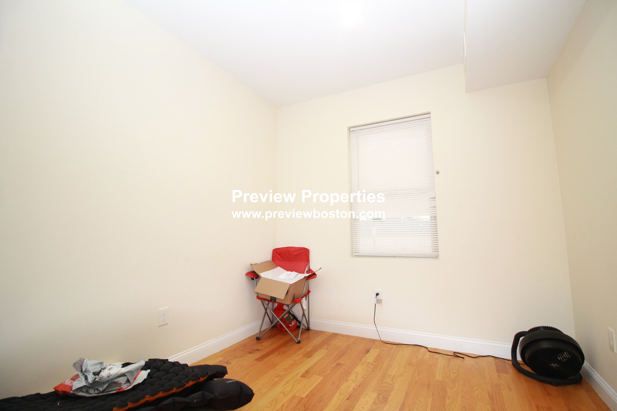 549 Washington St, Brighton