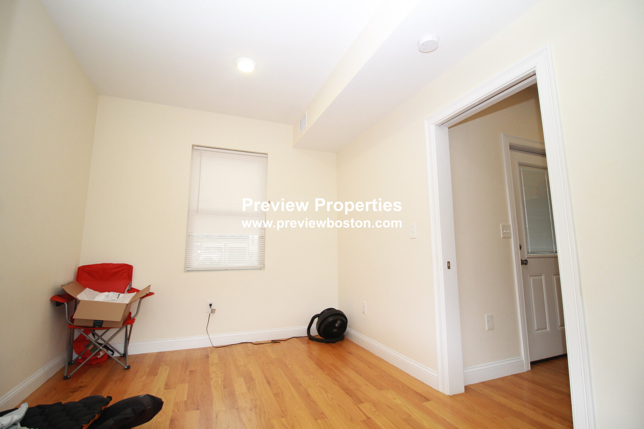 549 Washington St, Brighton