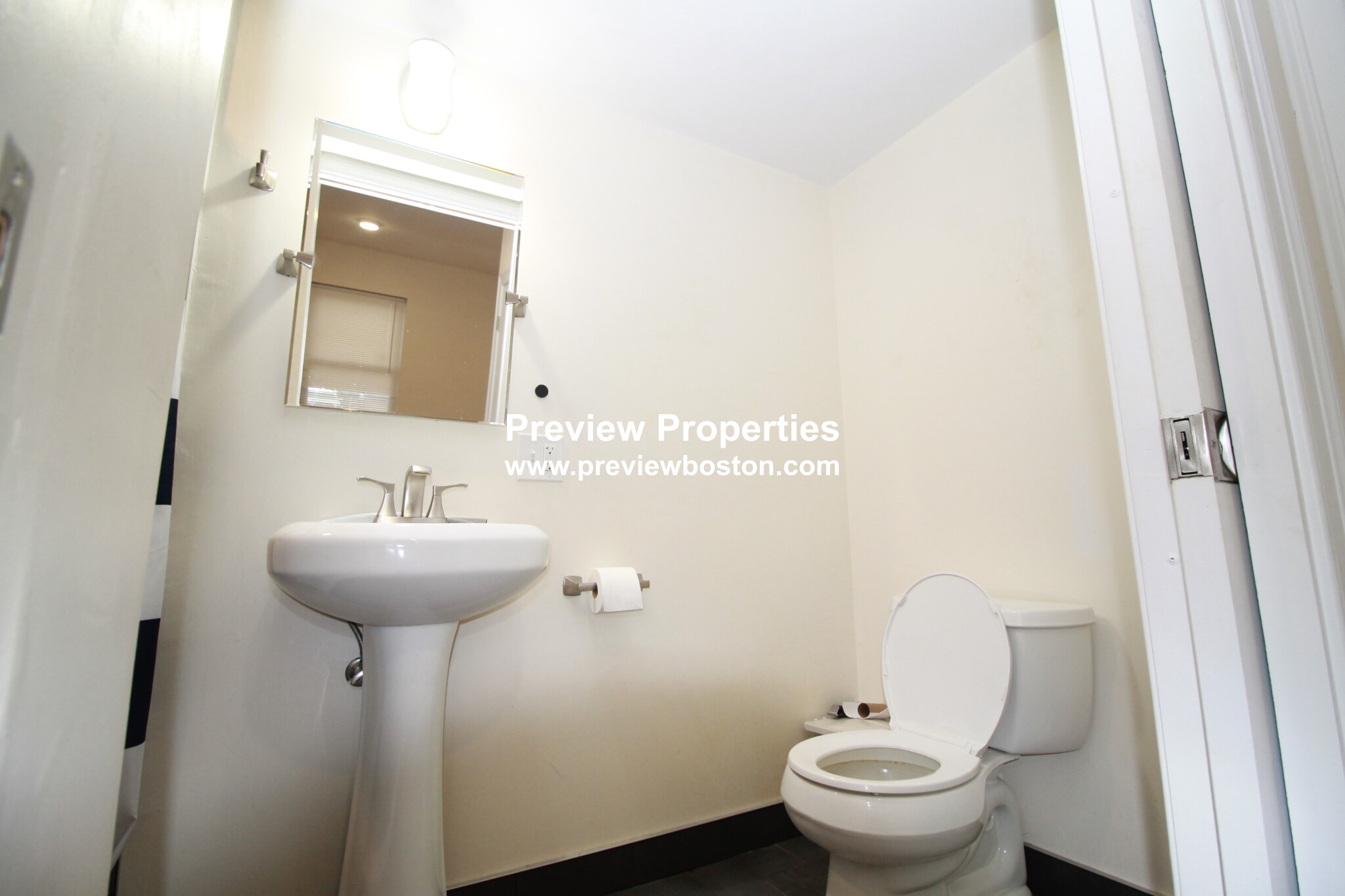 549 Washington St, Brighton