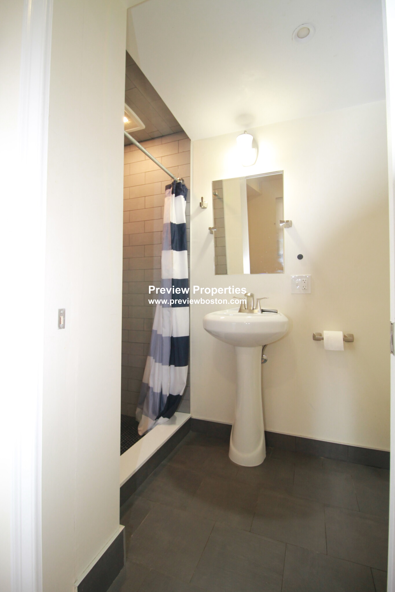 549 Washington St, Brighton