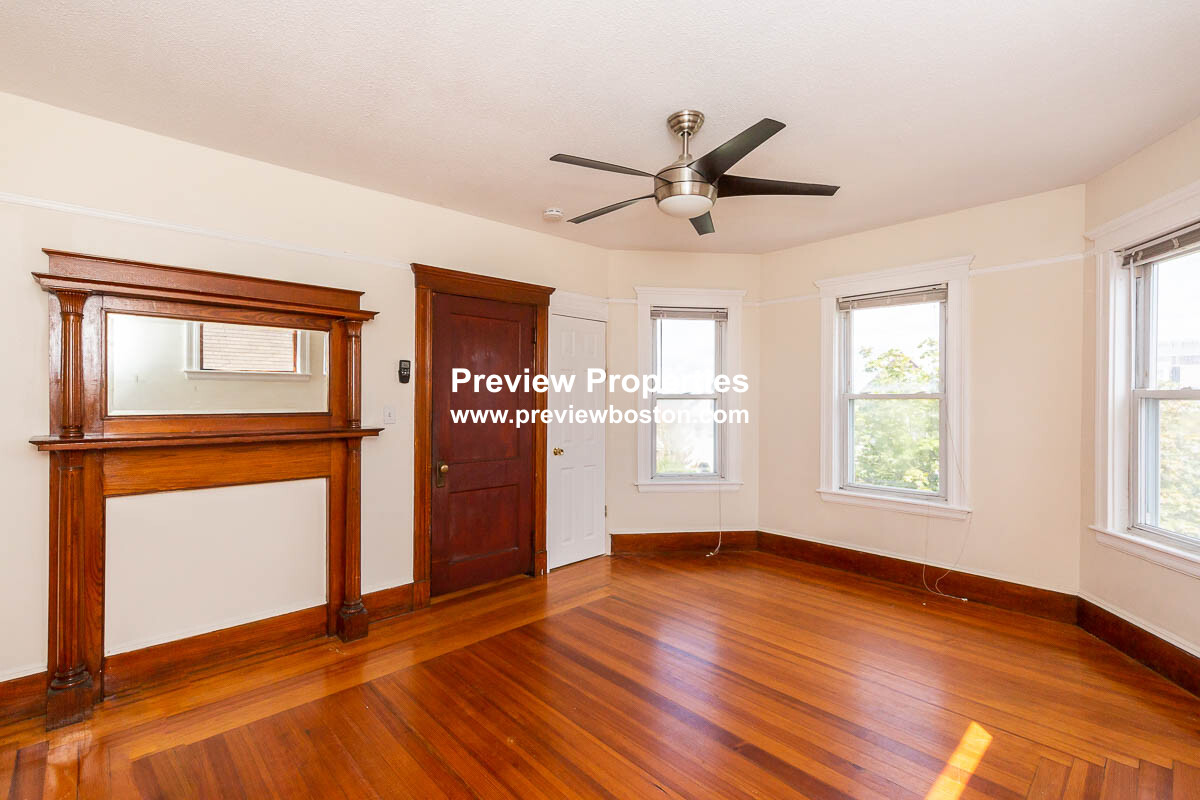 600 Broadway, Davis Square