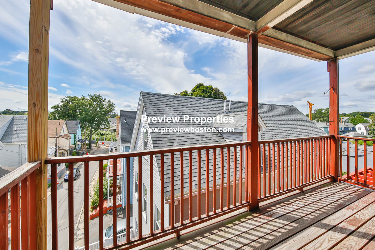 600 Broadway, Davis Square