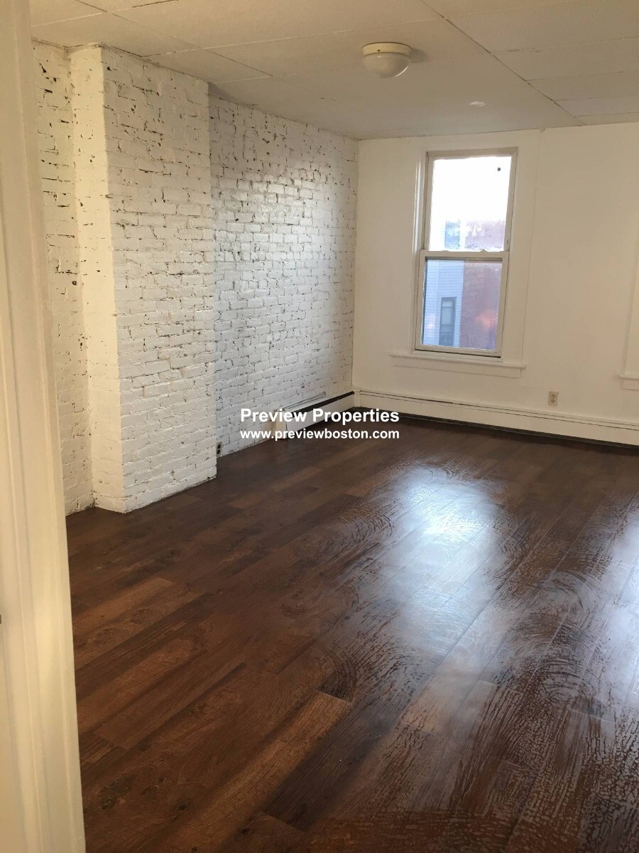 147 Meridian St, East Boston