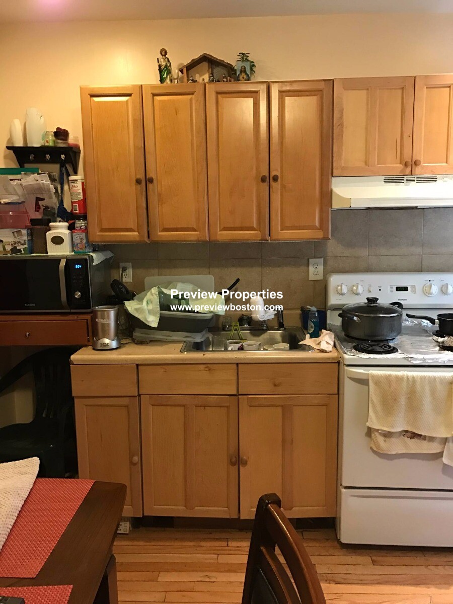 144 Chelsea St, East Boston