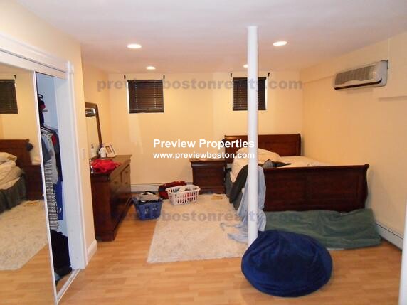 12 Dean Rd, Brookline Hills