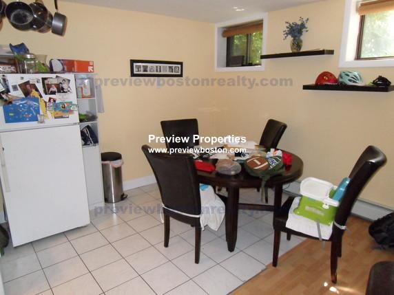 12 Dean Rd, Brookline Hills