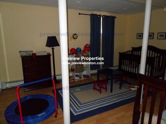 12 Dean Rd, Brookline Hills