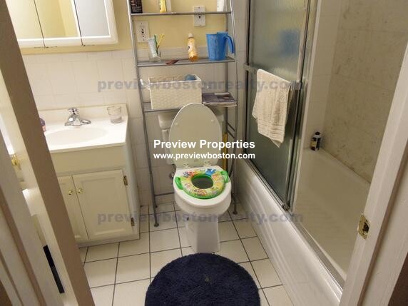 12 Dean Rd, Brookline Hills