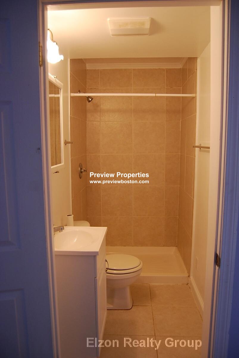 93 Undine Rd, Brighton