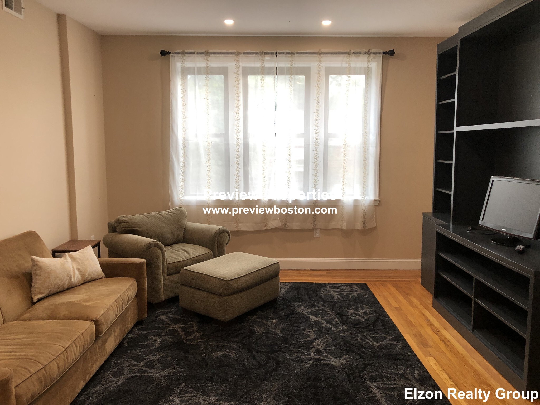 2021 Commonwealth Ave, Brighton